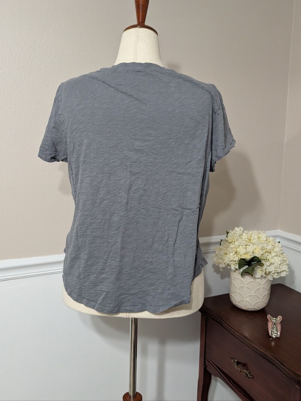 Old Navy Everywear Gray Tee, Size XL - Picture 2 of 4